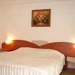 Alen Mak 7 Hotel