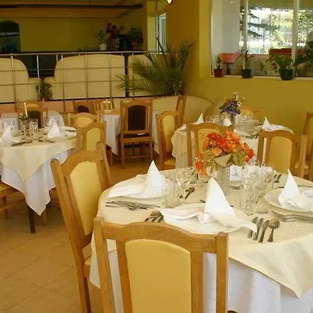 Хотел Alen Mak 7