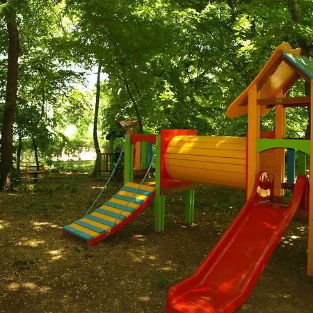 Alen Mak 7 Хотел