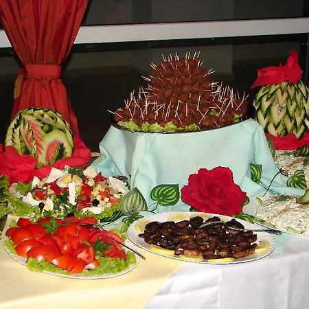 Alen Mak 7 2* Златни пясъци