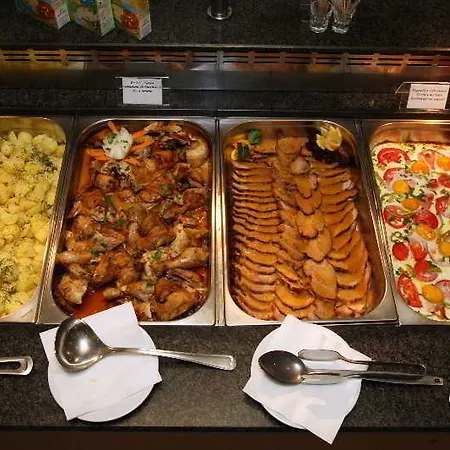 Alen Mak 7 2* Златни пясъци