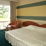 Alen Mak 7 Golden Sands